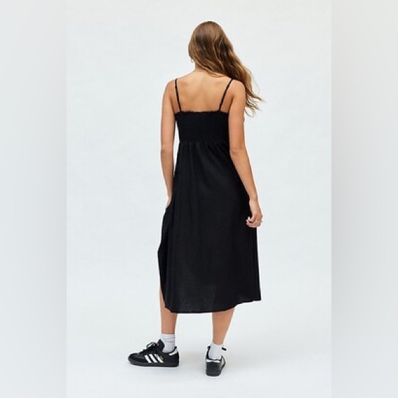 UO Urban Renewal EcoVero™️ Linen Asymmetrical Smocked Midi Dress - Picture 4 of 4